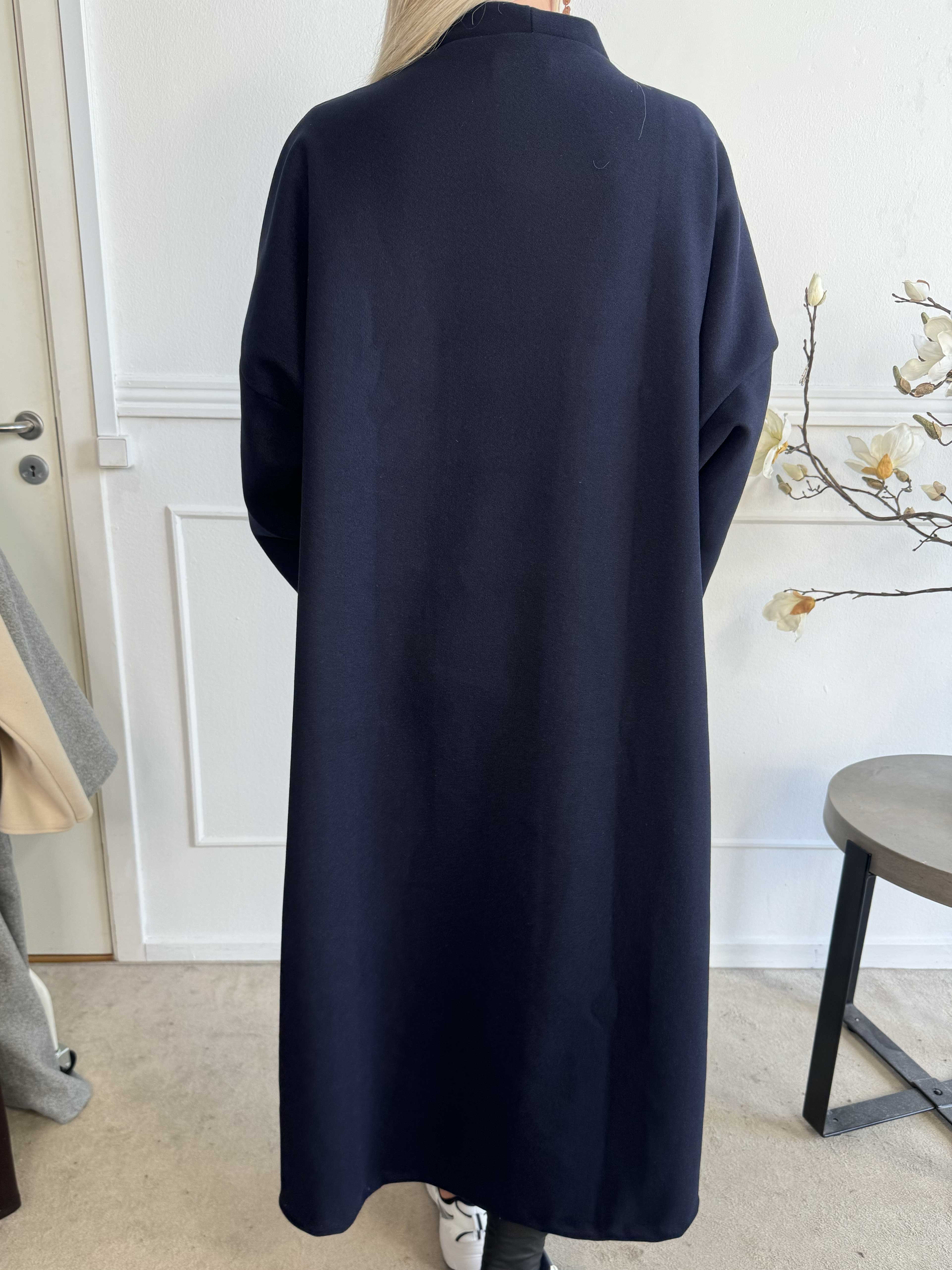 Abbelin - Lang oversized frakke med pynteknapper